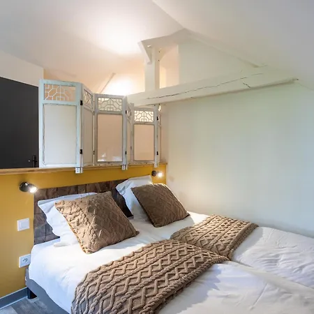 Le Ozalee - Domaine Helaku בית הארחה