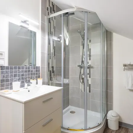 Le Ozalee - Domaine Helaku בית הארחה 4*